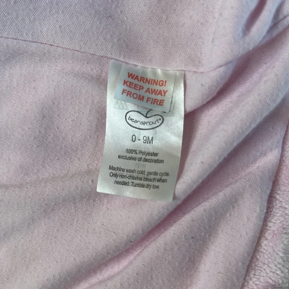 Bundle of two baby girl bath robes size 0-9 months. GREAT CONDITION, very soft.